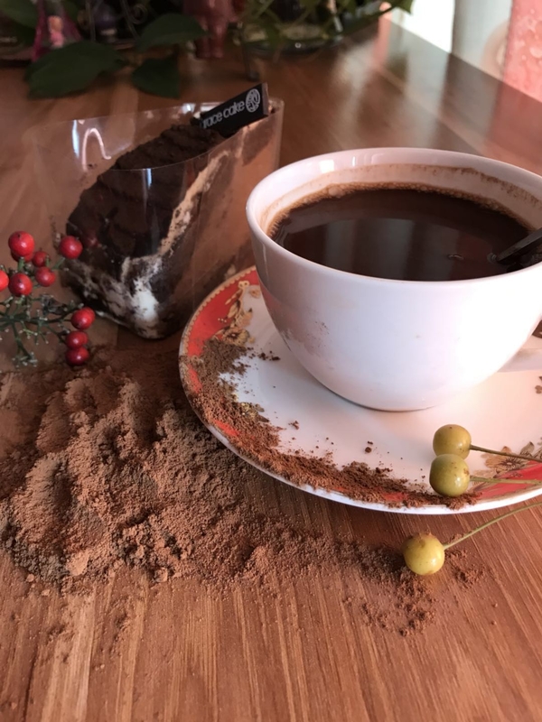 Drobny, niesłodzony, alkalizowany proszek kakaowy, ciemny proszek do kakao IS022000